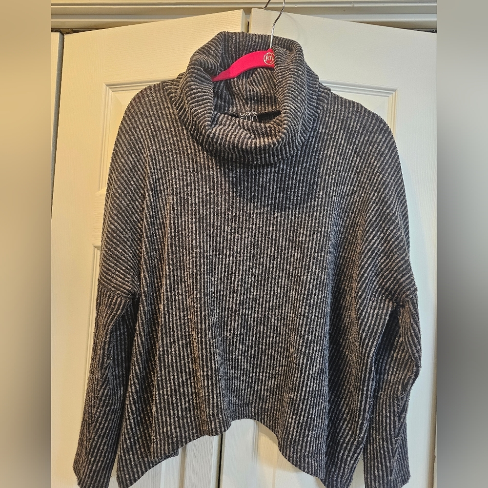 CLARA SUNWOO Cropped Sharkbite Sweater Black/Grey Size 1X EUC